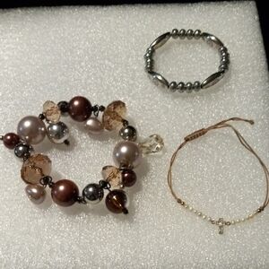 Elegant Pearl and Bead Jewelry Set